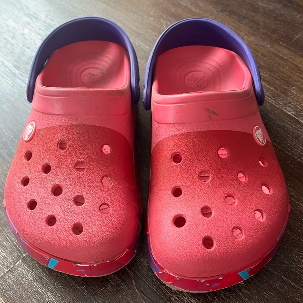 Girls crocs
